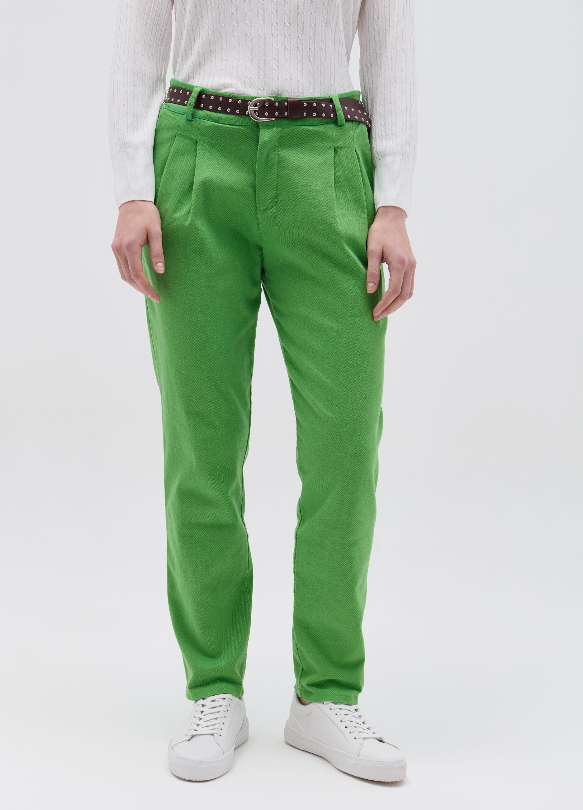 Carrot-fit trousers with belt and darts