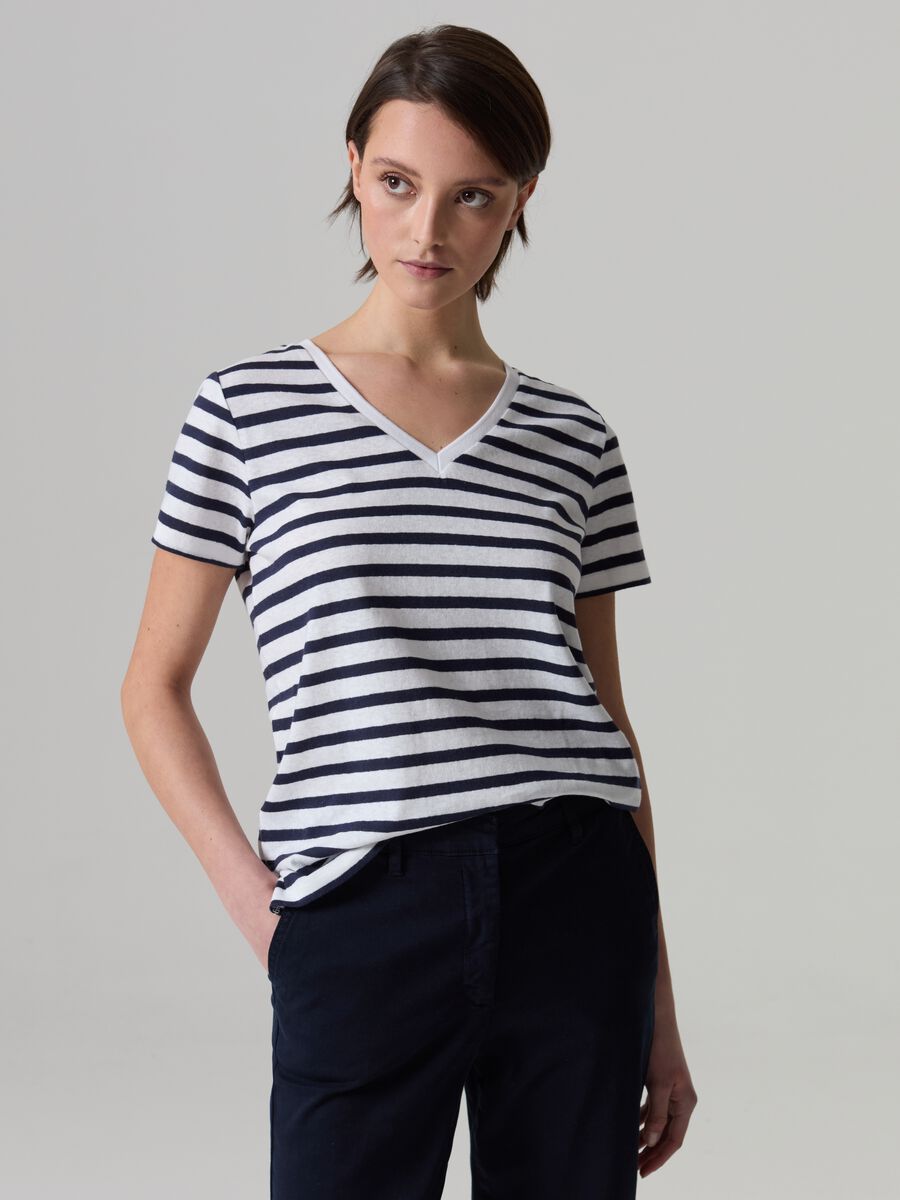 Striped linen and cotton T-shirt with V neck_0