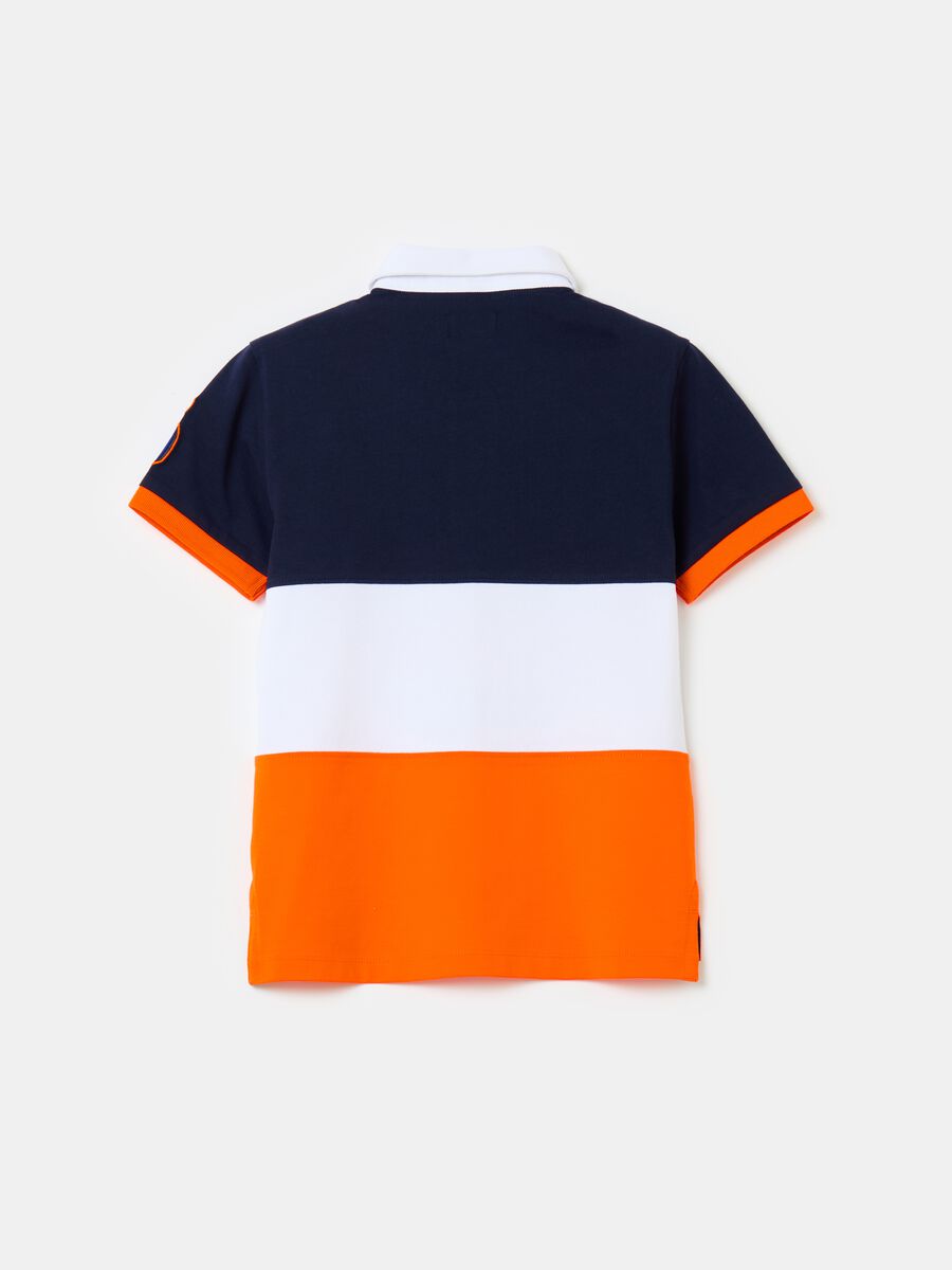 Colourblock polo shirt with patch and print_4