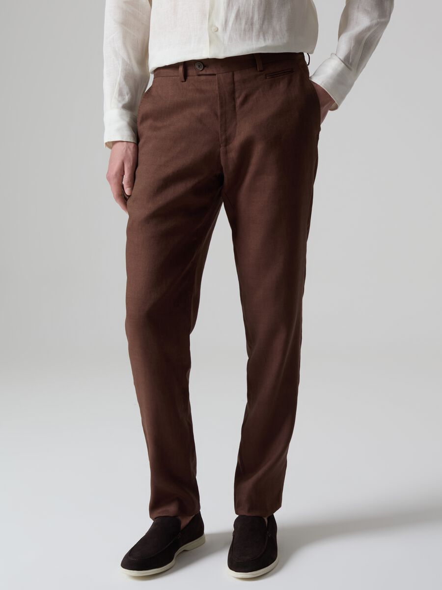 Contemporary chino trousers in linen_1