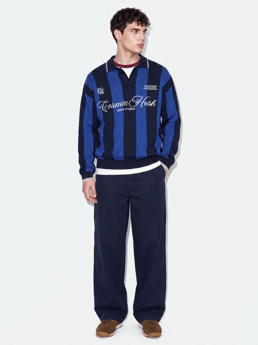 Camisola azul e preta em algod&atilde;o puro com gola polo e corte oversize_1