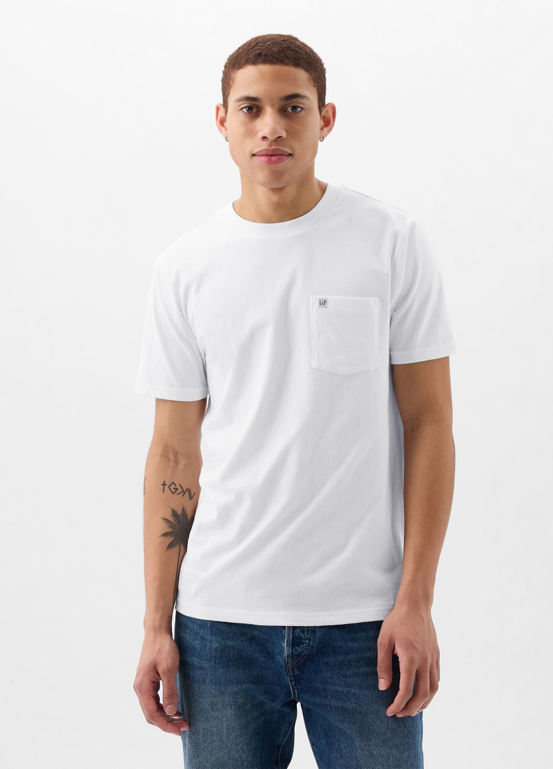 Cotton T-shirt with pocket and logo patch