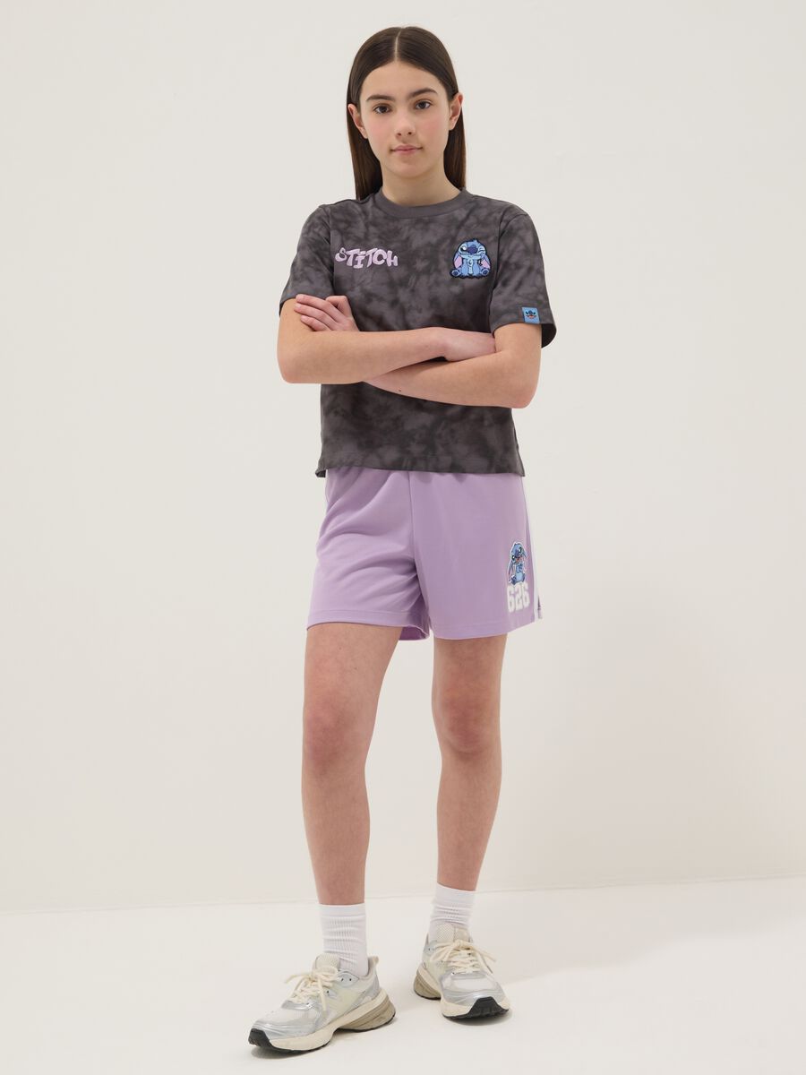 Sportliche violette Shorts mit Seitenstreifen f&uuml;r M&auml;dchen_0