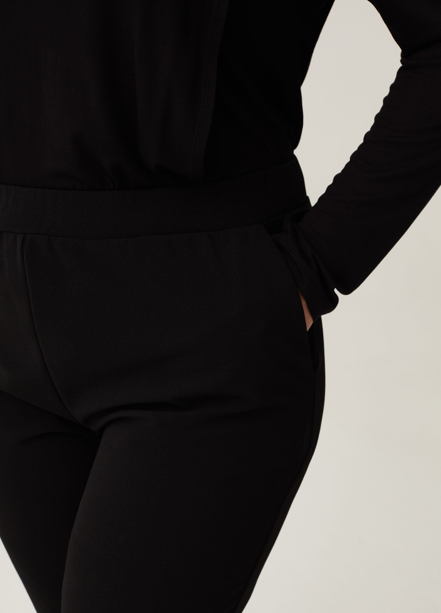 Curvy flare-fit trousers in crêpe_3