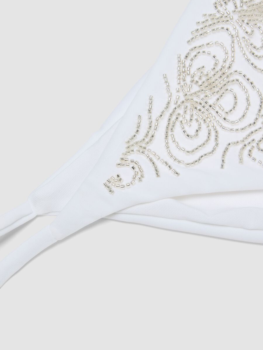 Wei&szlig;es, elastisches Bikini-H&ouml;schen mit Zierperlen_1