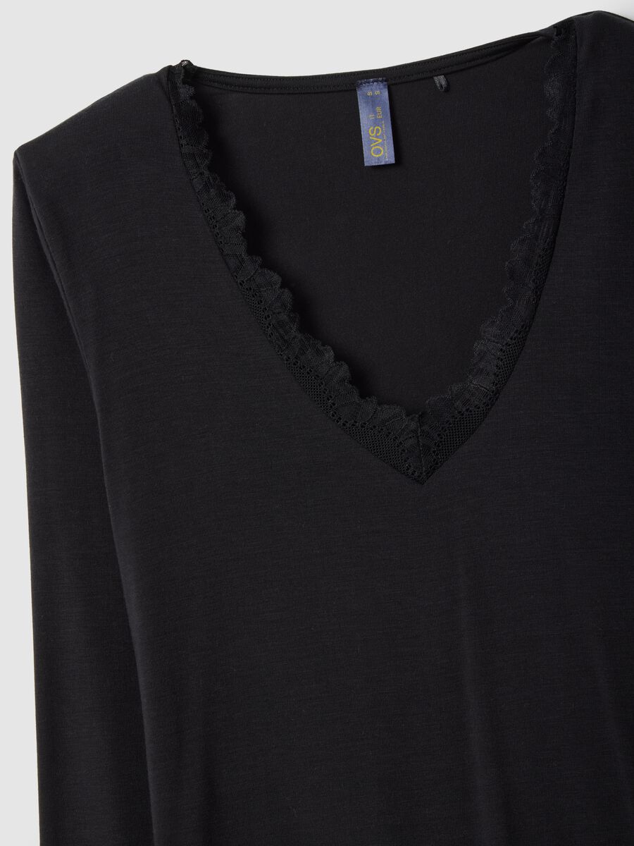 Black long sleeve top regular fit with lace trim_1
