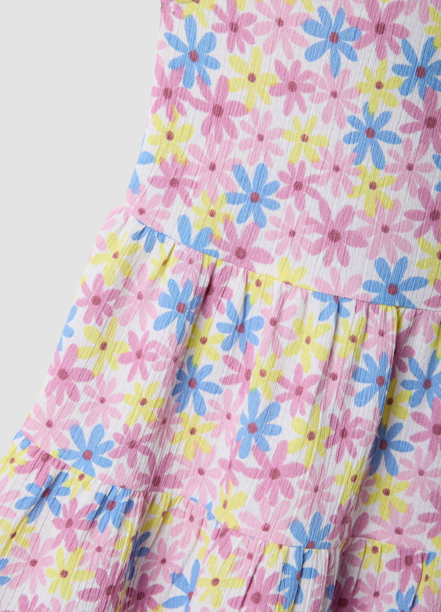 Rosa Kleid aus Stretchstoff mit Volants