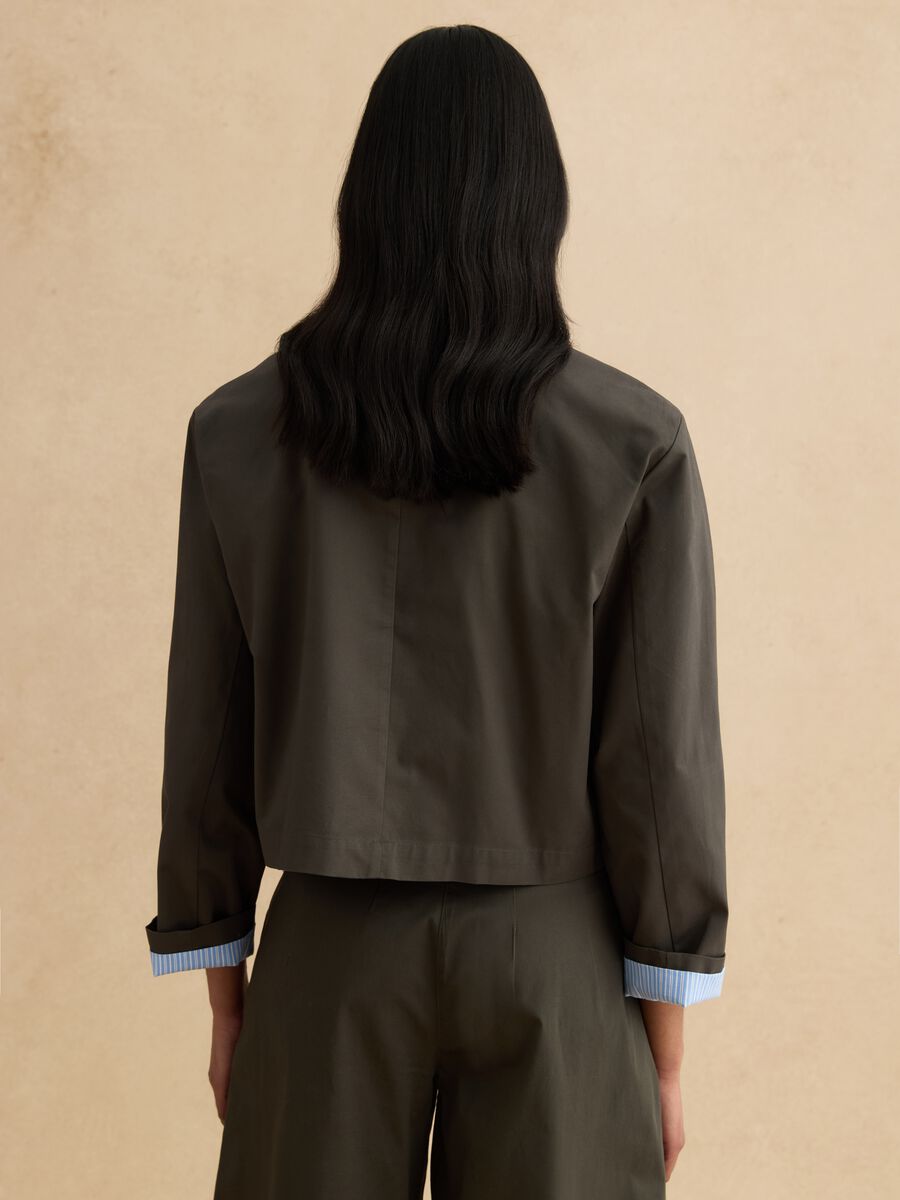 Regular fit green pure cotton jacket with buttons and front pockets_3