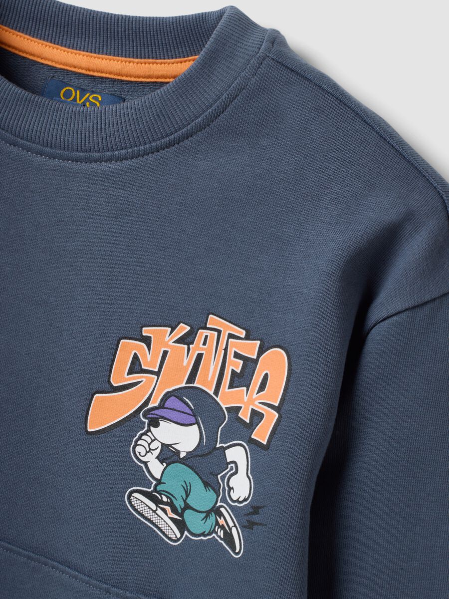 Grauer Oversize-Hoodie aus reiner Baumwolle mit Print und K&auml;ngurutasche f&uuml;r Jungen_2