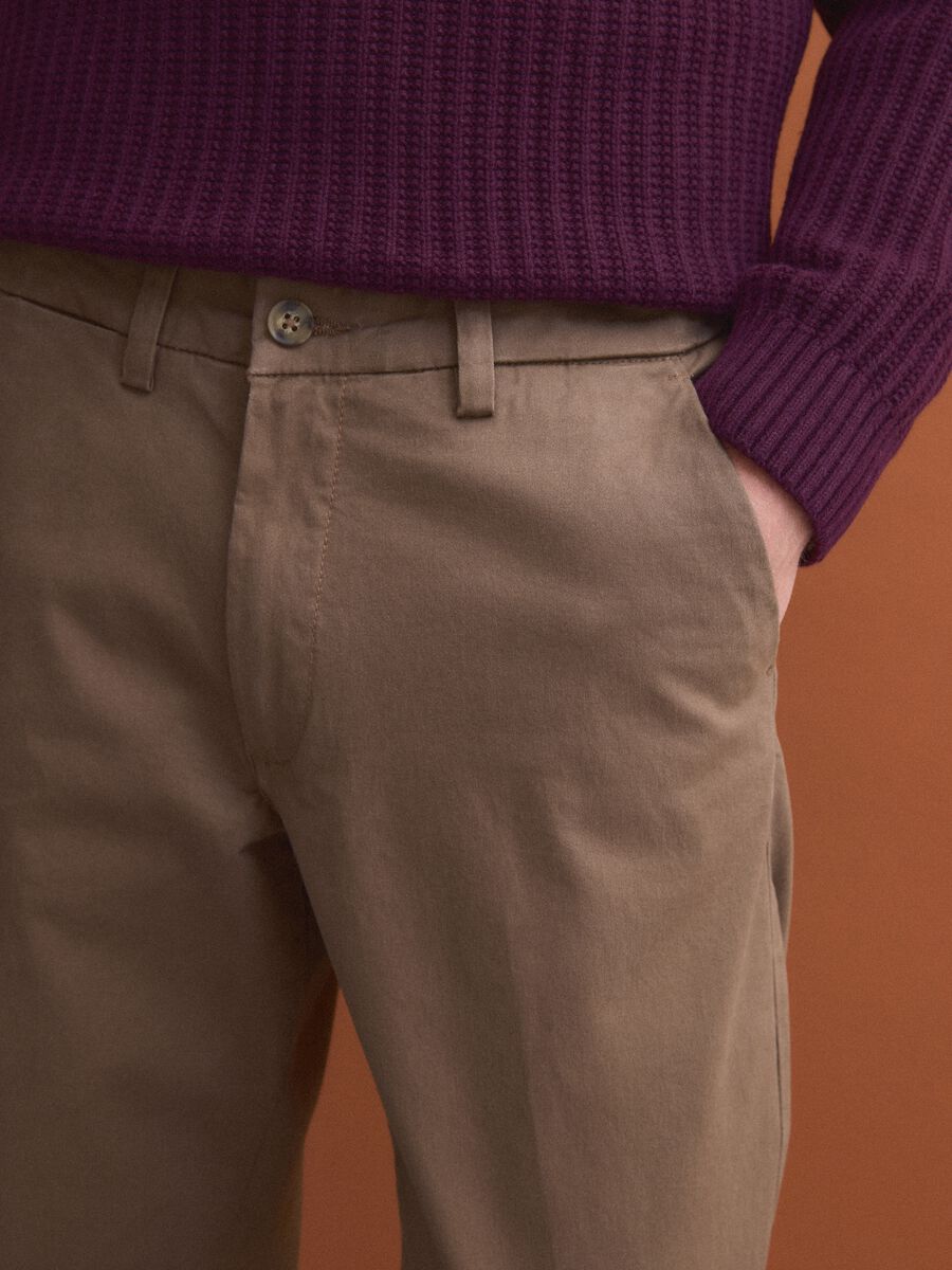 Brown regular-fit stretch cotton twill chino trousers_3