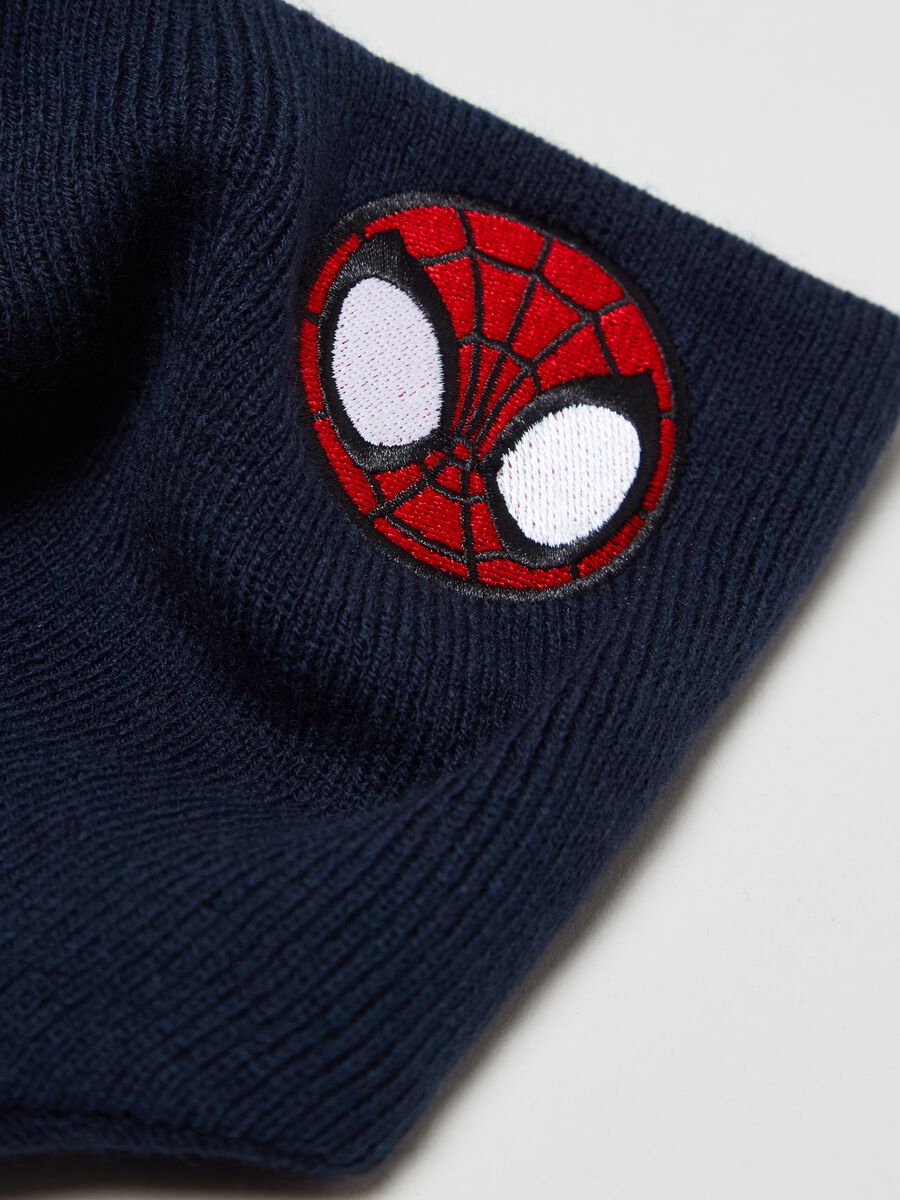 Knitted neck warmer with Spider-Man patch_1