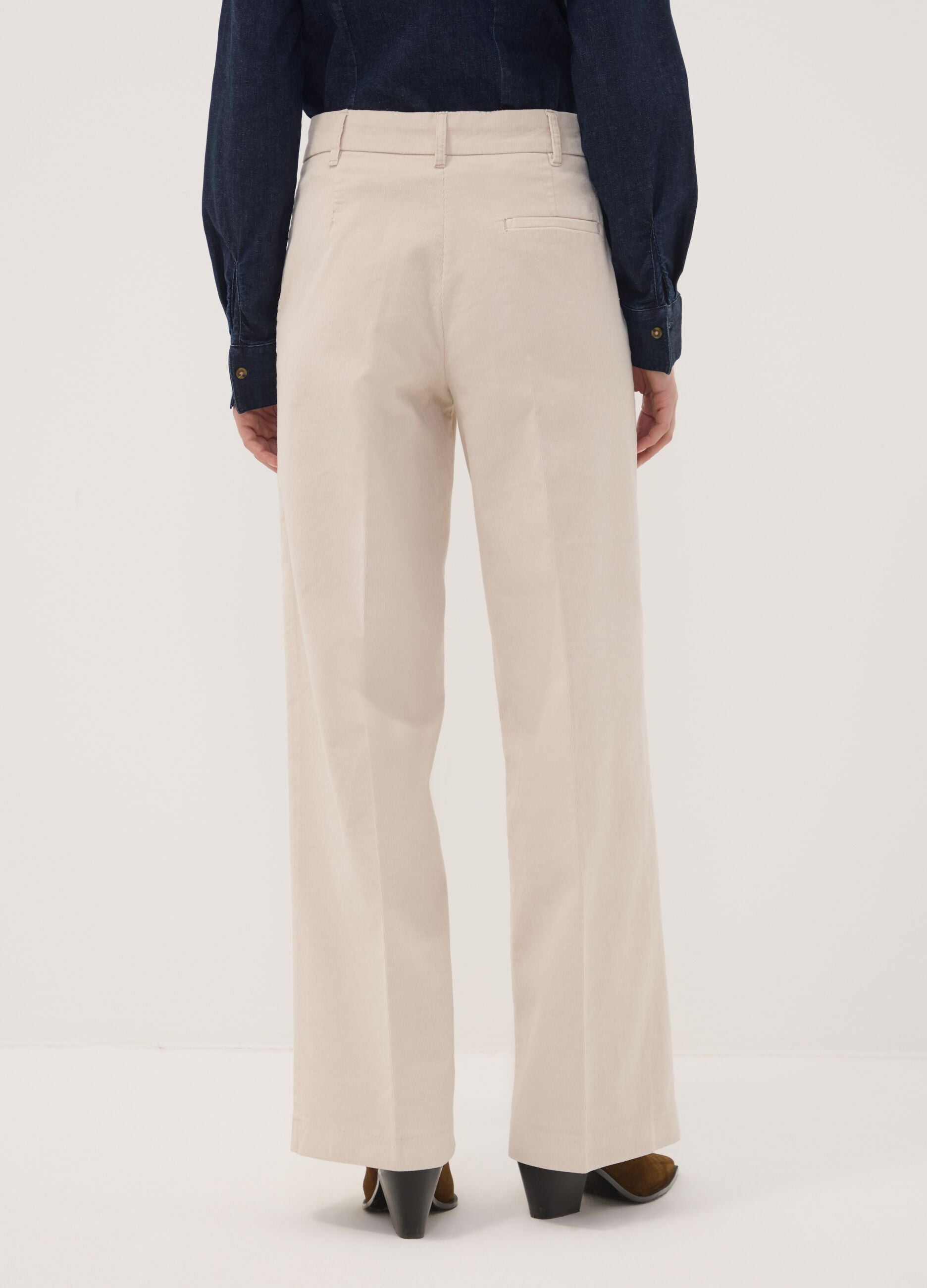 Cal&ccedil;as The Iconic Pants bege em algod&atilde;o el&aacute;stico canelado, straight fit