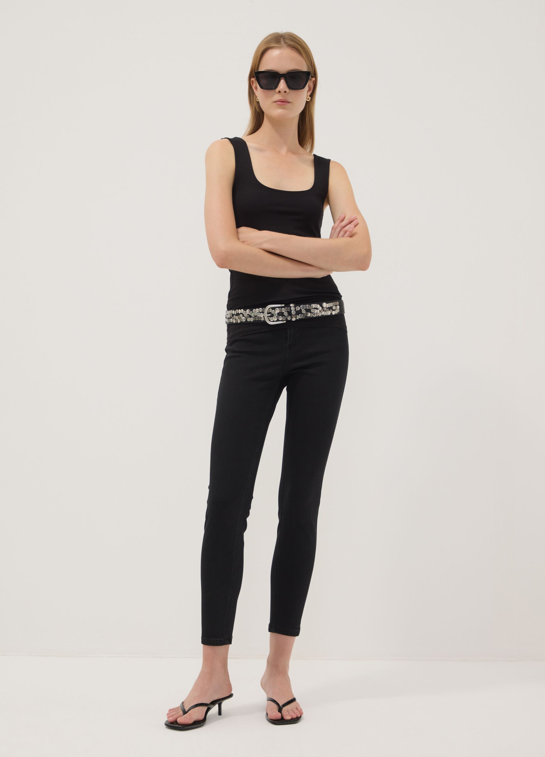 Schwarzes, figurbetontes Tanktop aus Stretch-Baumwolle
