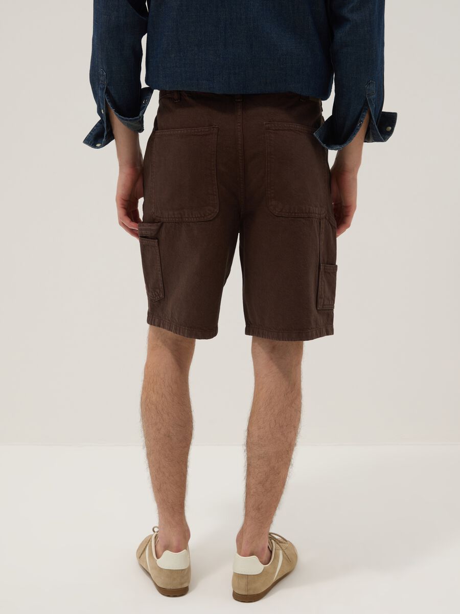 Braune Bermuda-Shorts aus reiner Baumwolle_2