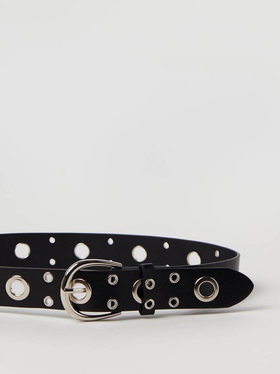 Belt with studs with holes_0