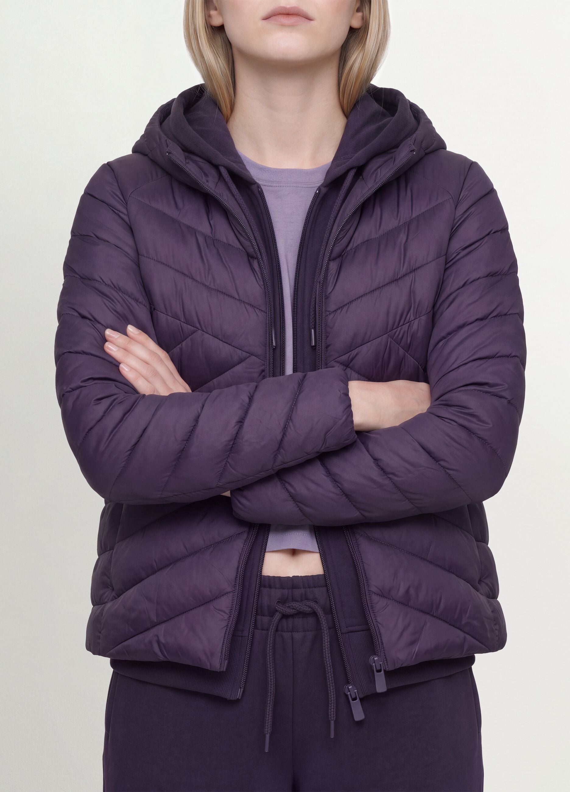 Casaco Ultralight roxo acolchoado com capuz e fecho de correr