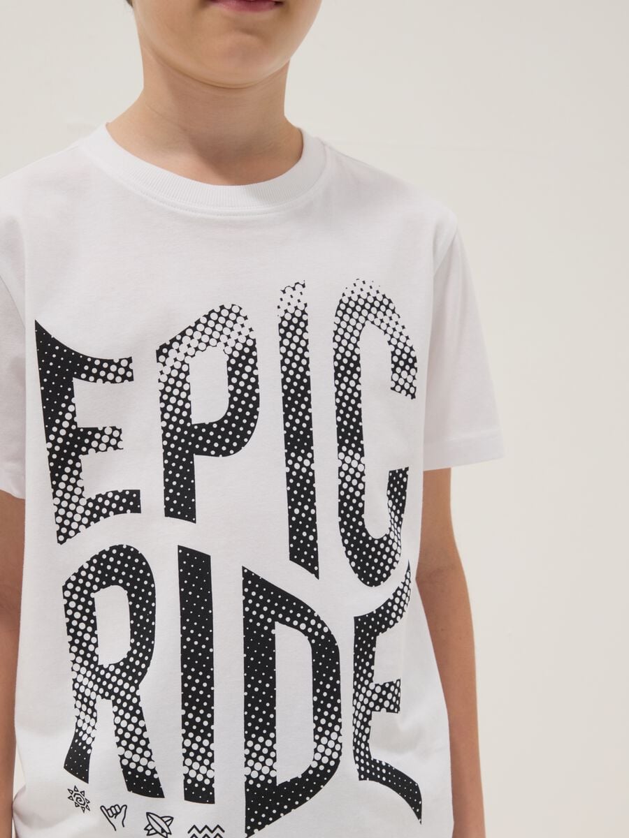 Camiseta blanca de algod&oacute;n org&aacute;nico de manga corta_2