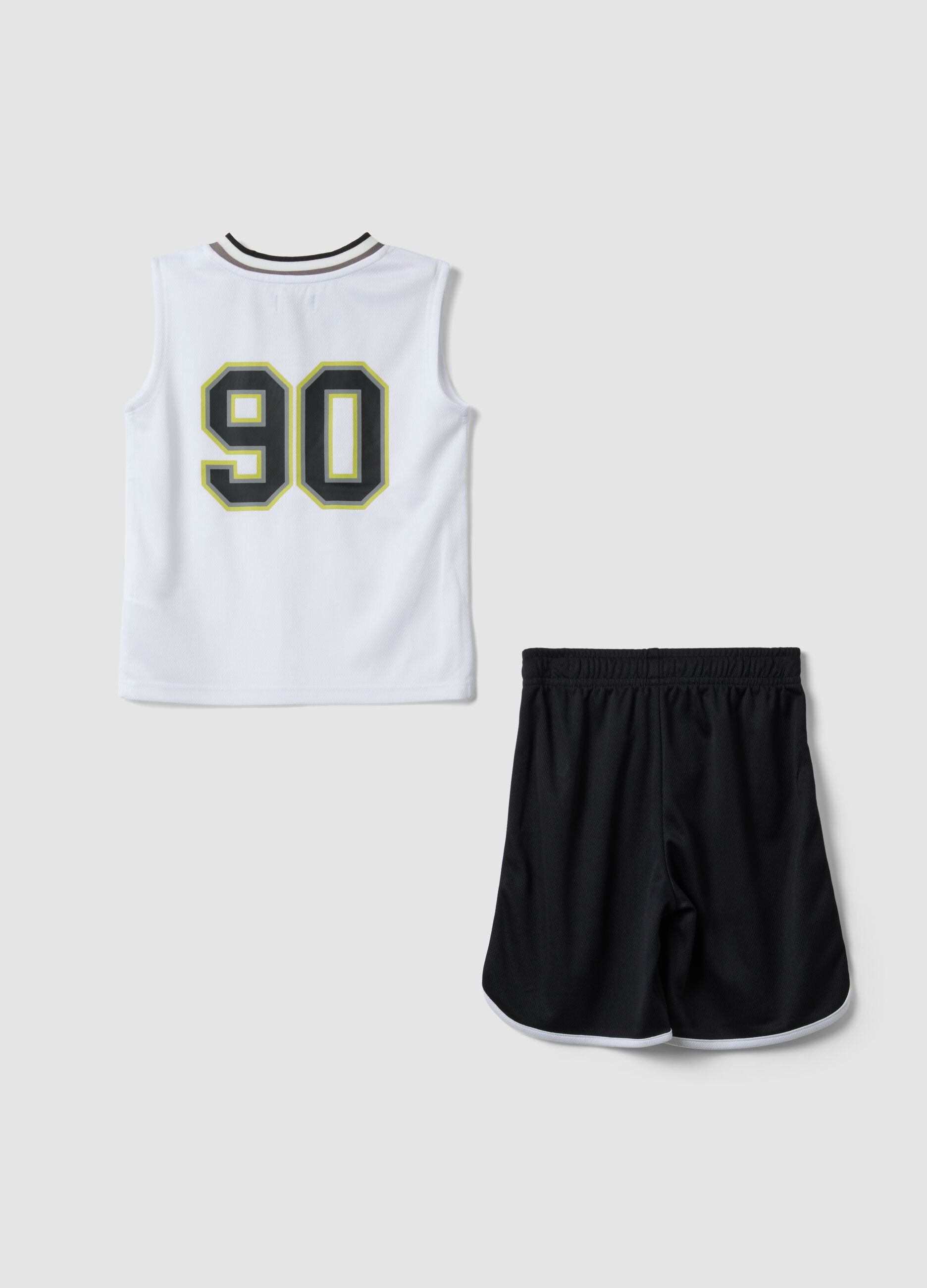 Conjunto branco e azul com camisola de al&ccedil;as e cal&ccedil;&otilde;es