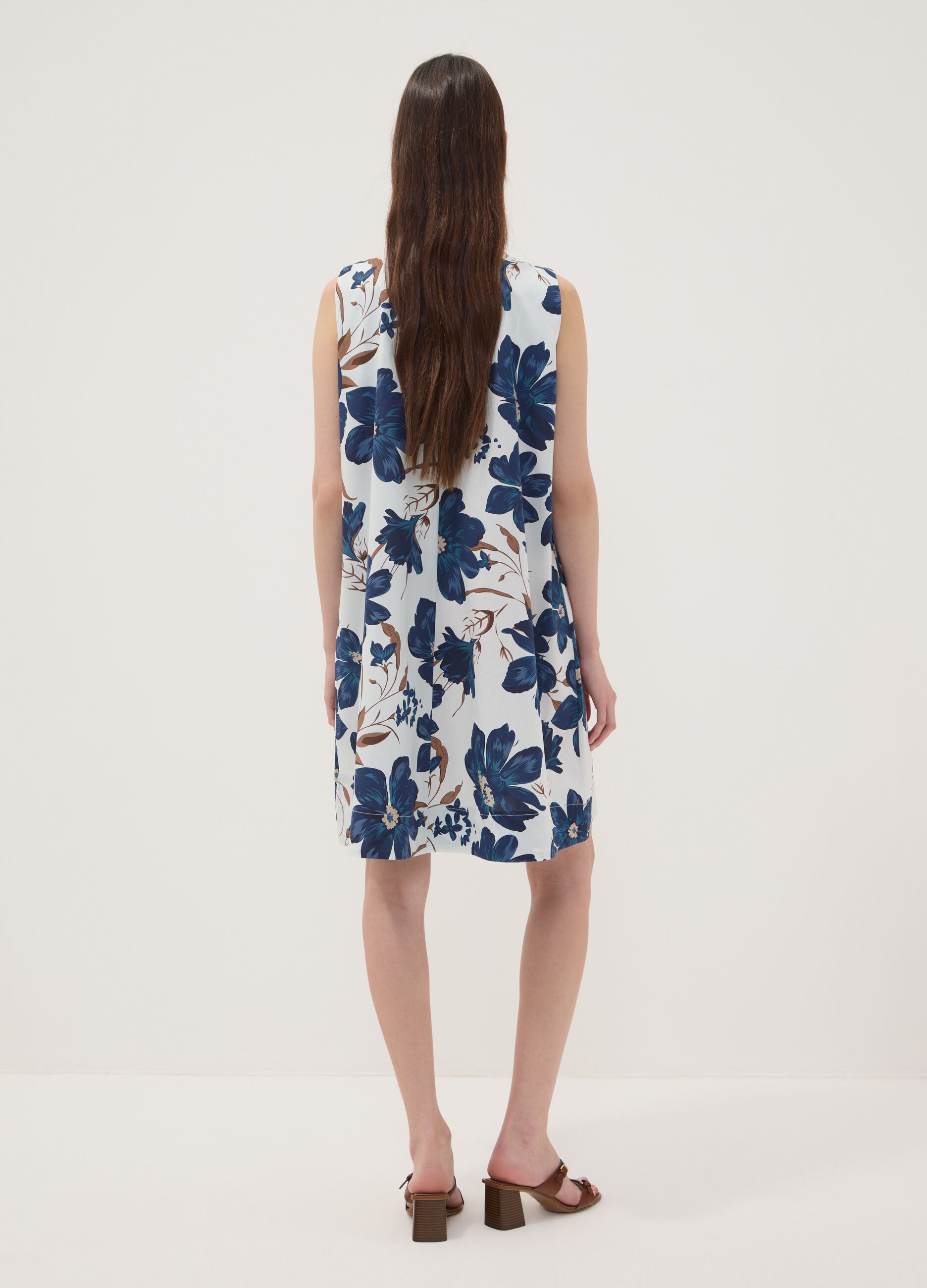 Wei&szlig;es Kleid aus Stretch-Baumwolle mit Blumenprint, Regular Fit