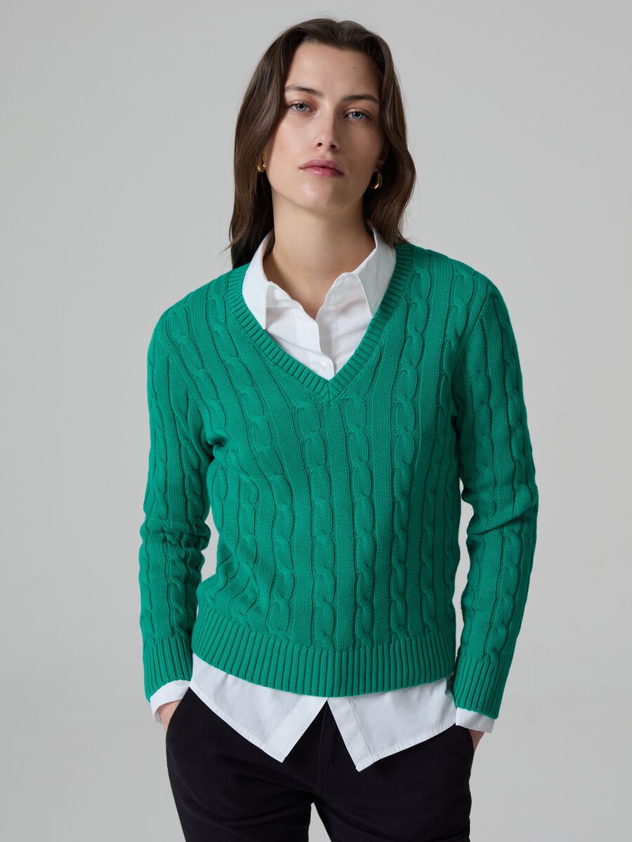 Pullover with cable design and V neck_0