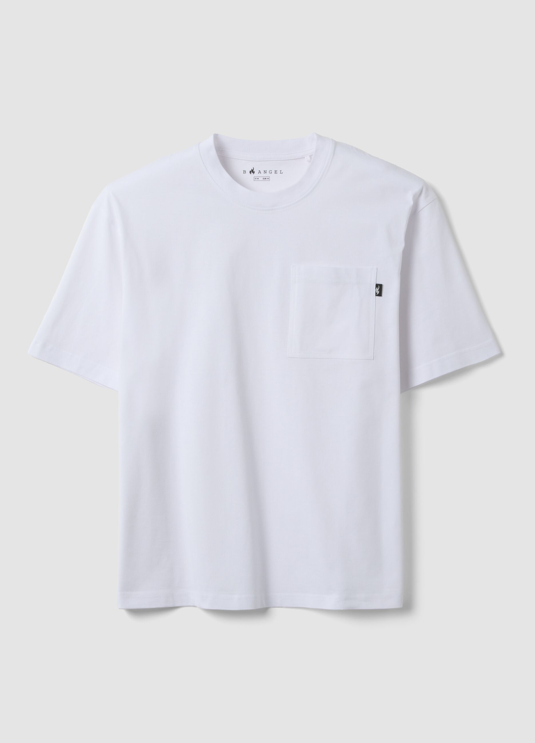 T-shirt branca em algod&atilde;o puro com bolso no peito, corte regular