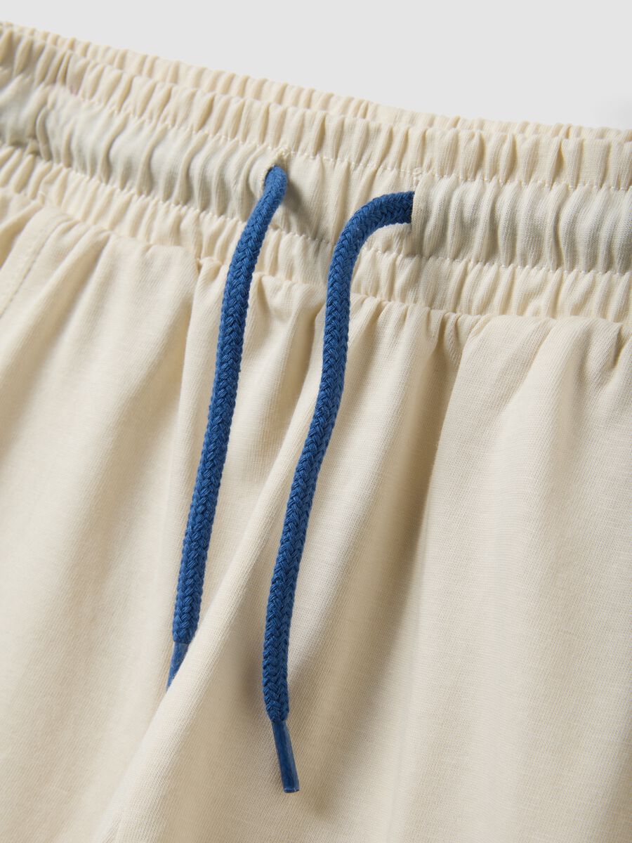 Blue and beige pure cotton set with T-shirt and shorts_3