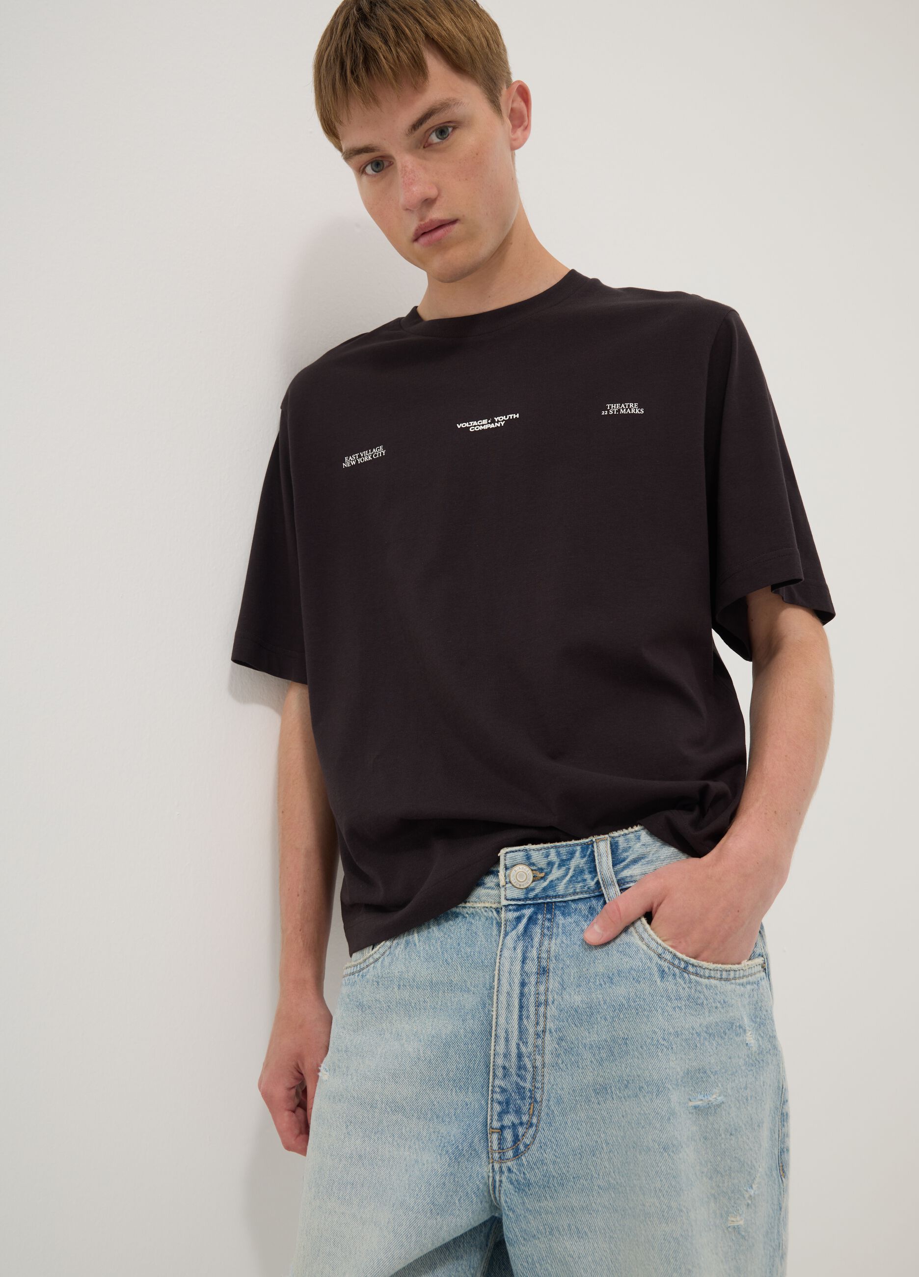 Black pure cotton T-shirt with front print