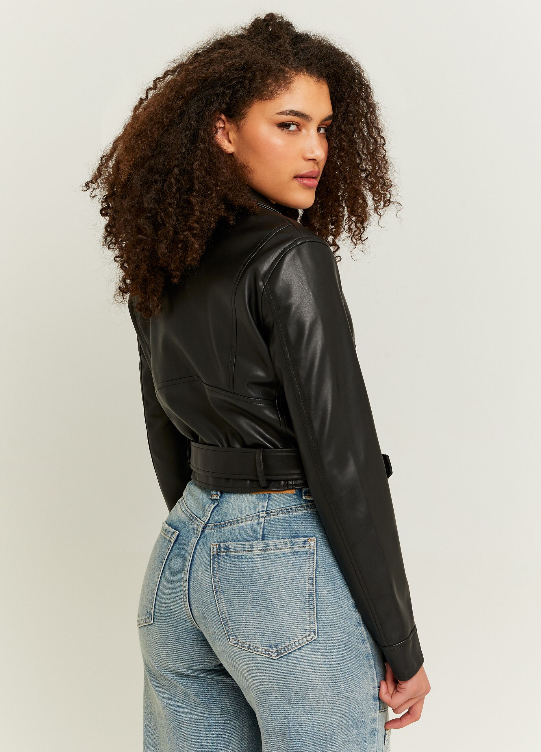 Glossy-effect cropped biker jacket with zip