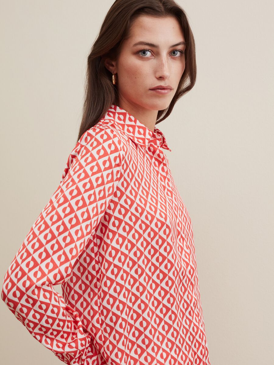 Blouse with optical print_3