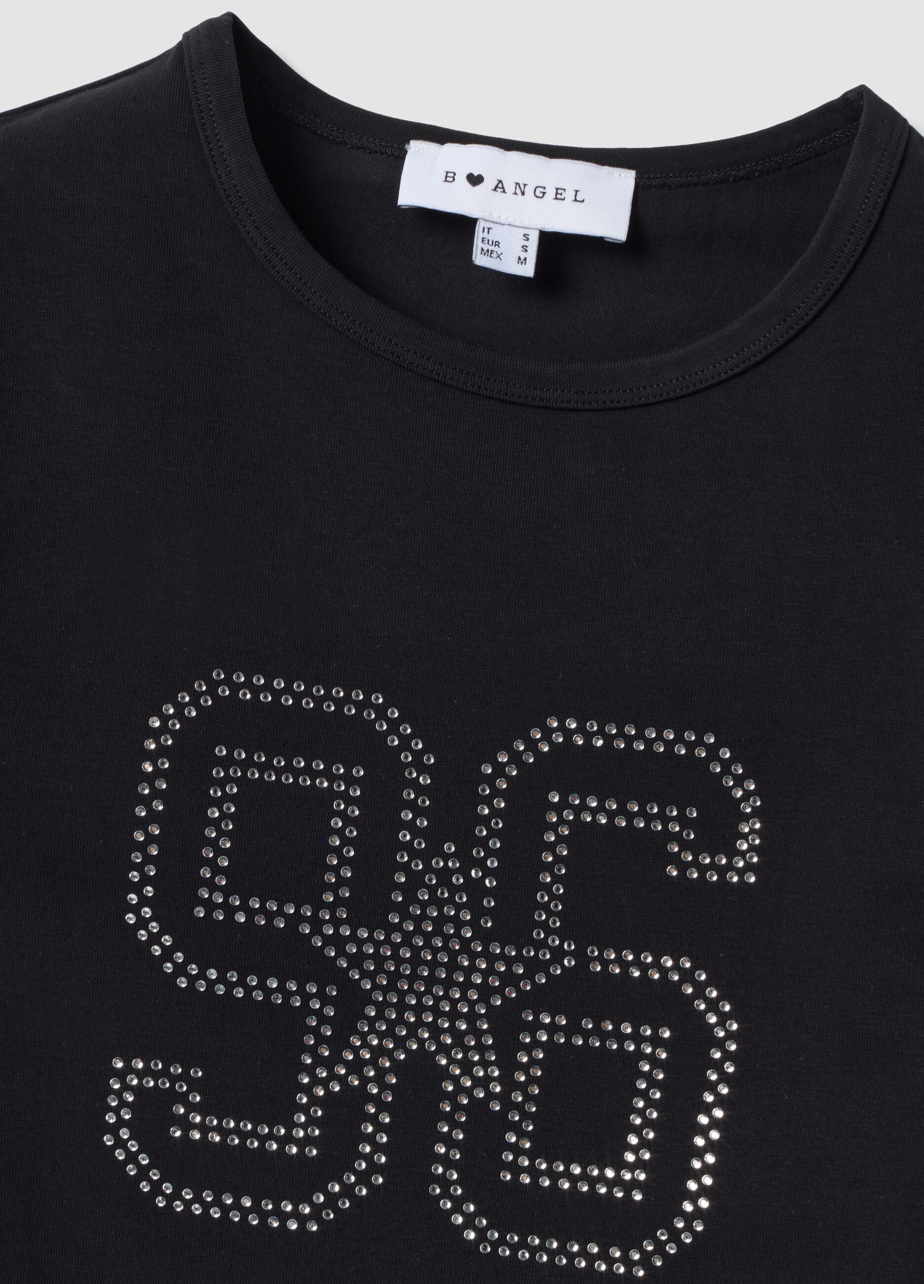 Camiseta negra entallada de algod&oacute;n el&aacute;stico con aplicaciones de strass