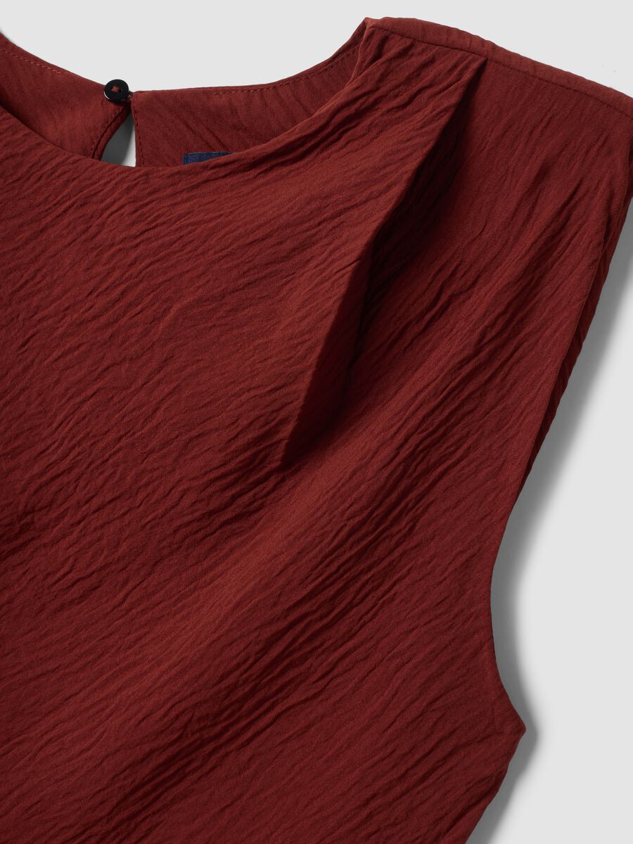 Vestido vermelho justo com detalhes franzidos_6
