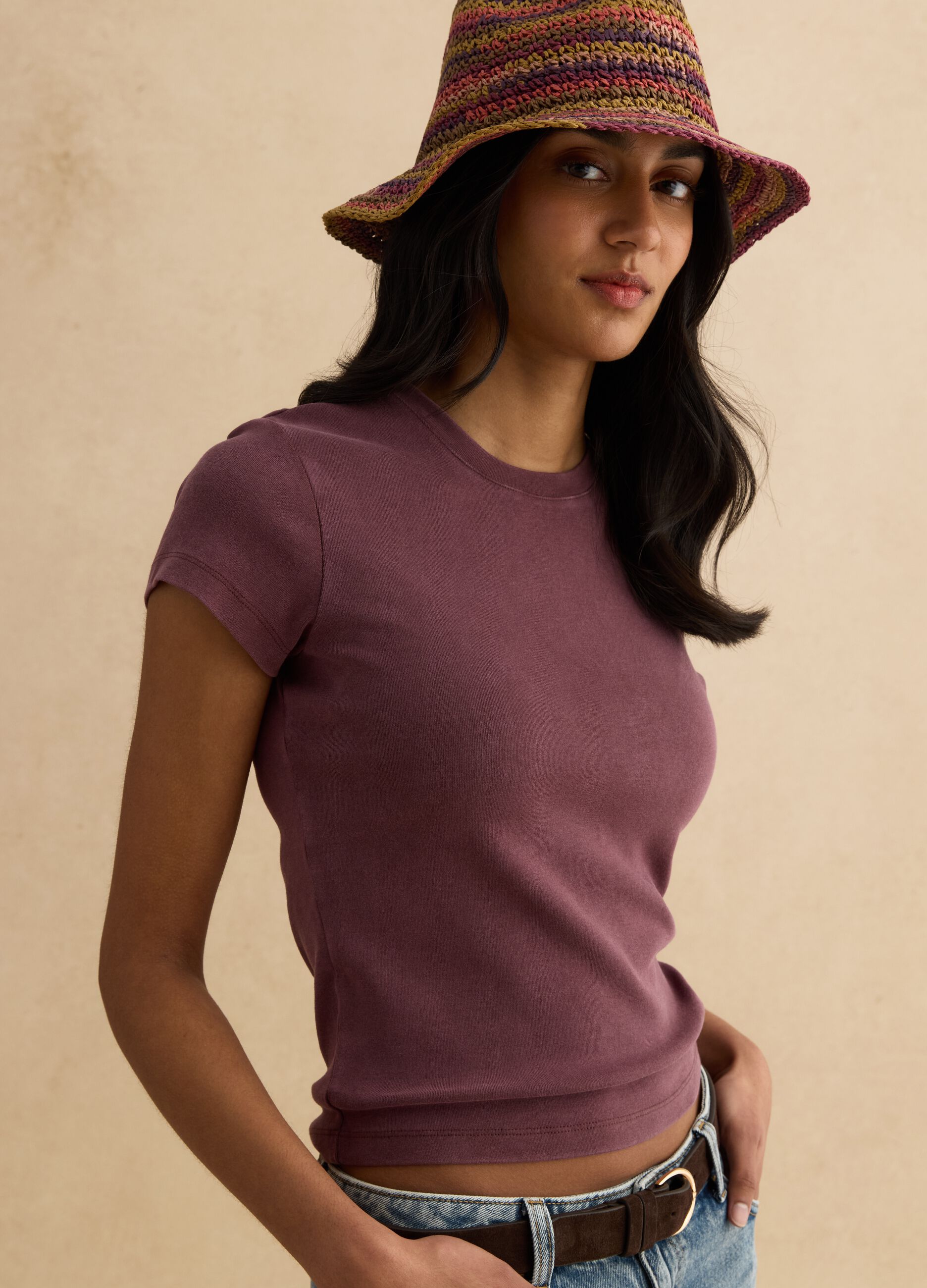 Fitted T-shirt in stretchy purple cotton
