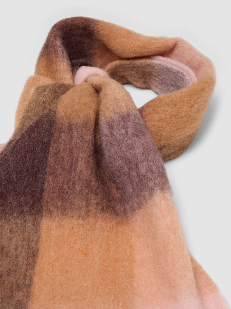 Sciarpa marrone in misto lana e alpaca con frange_1