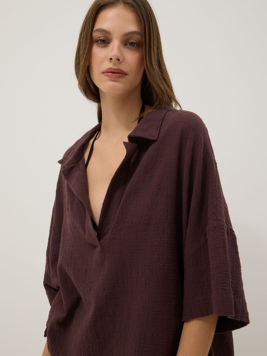 Kurzer brauner Kaftan aus reiner Baumwolle mit V-Ausschnitt_2