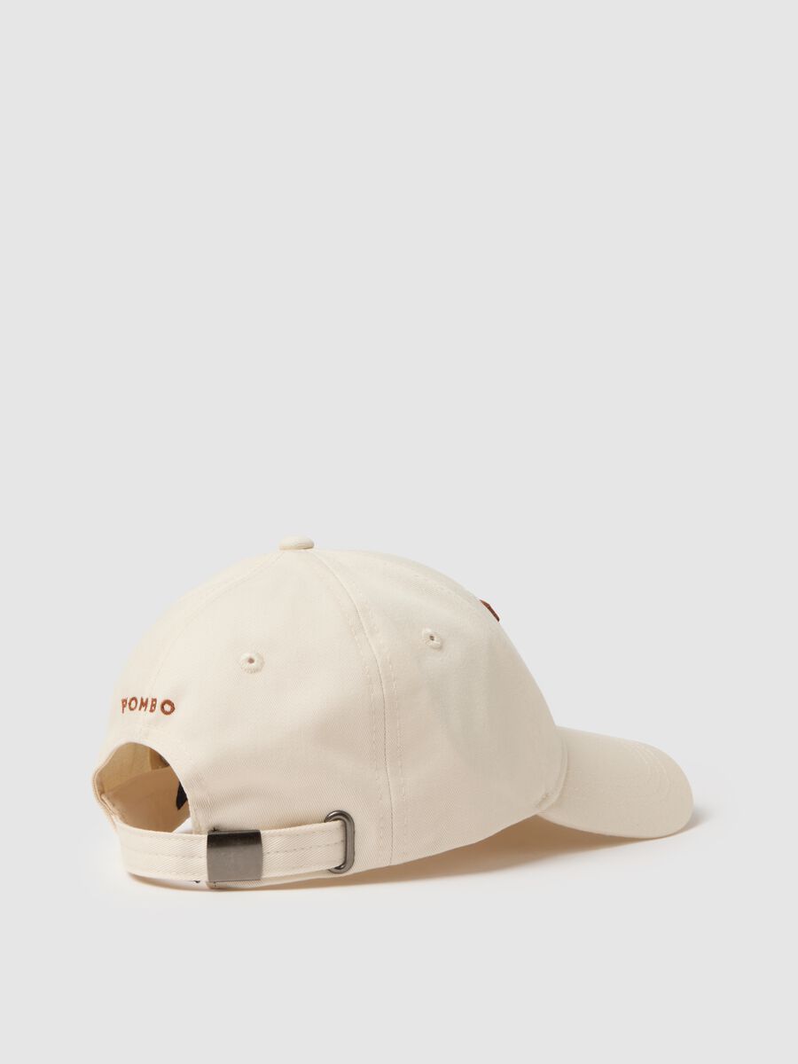 Beige pure cotton cap with adjustable visor and embroidered P_2