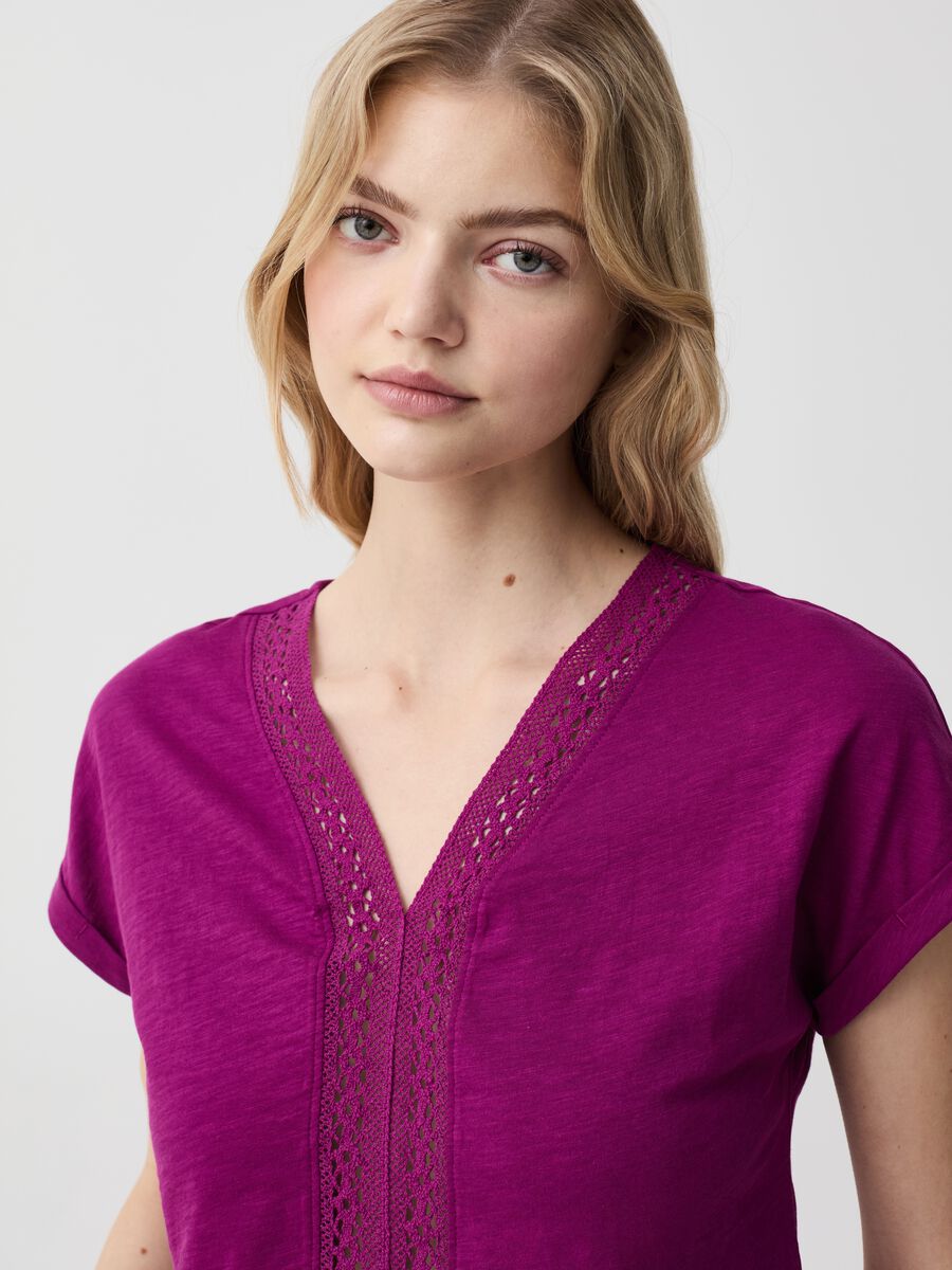 Cotton T-shirt with crochet insert_2