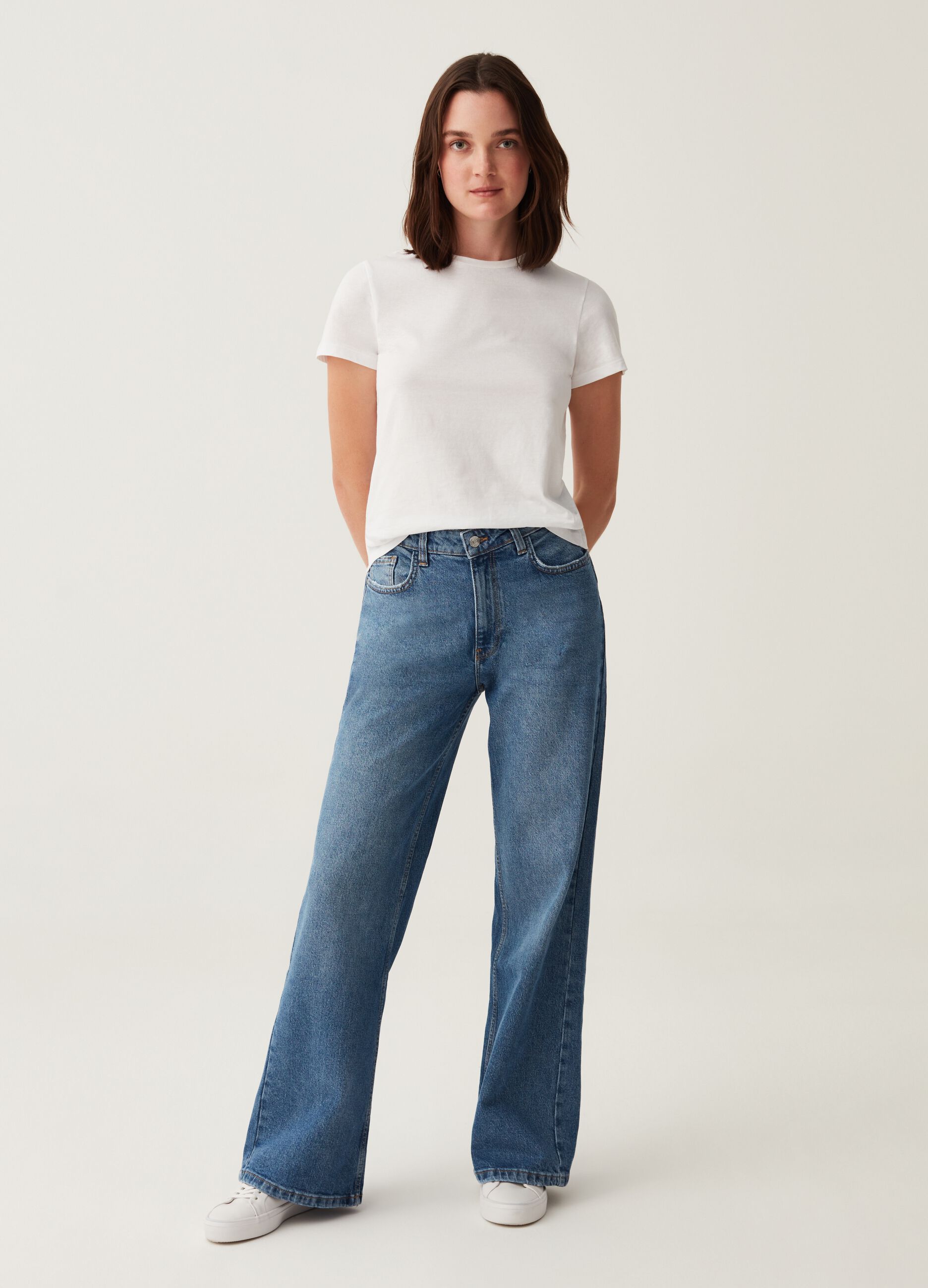 Relaxed-fit jeans with fading_0