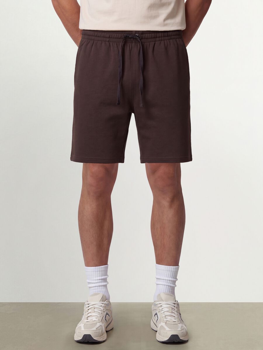 Brown cotton-blend shorts with elasticated waist, regular fit_1