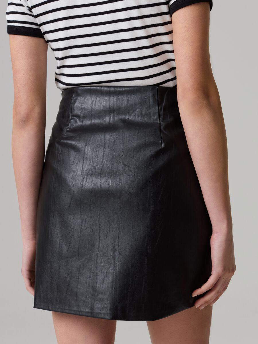 Vintage-effect faux leather miniskirt_2