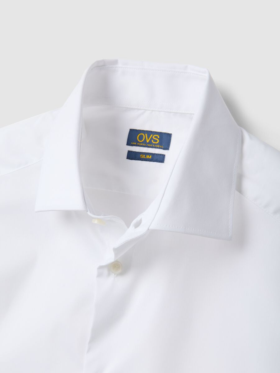 Wei&szlig;e Slim Fit Hemd aus Stretch-Baumwolle mit klassischem Kragen_5