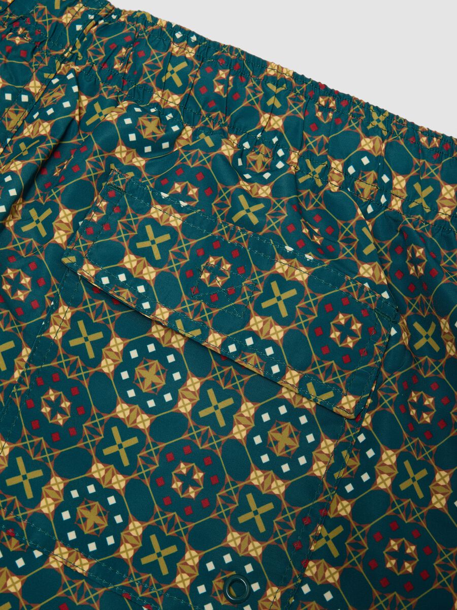 Green patterned swim shorts with elasticated waist_5