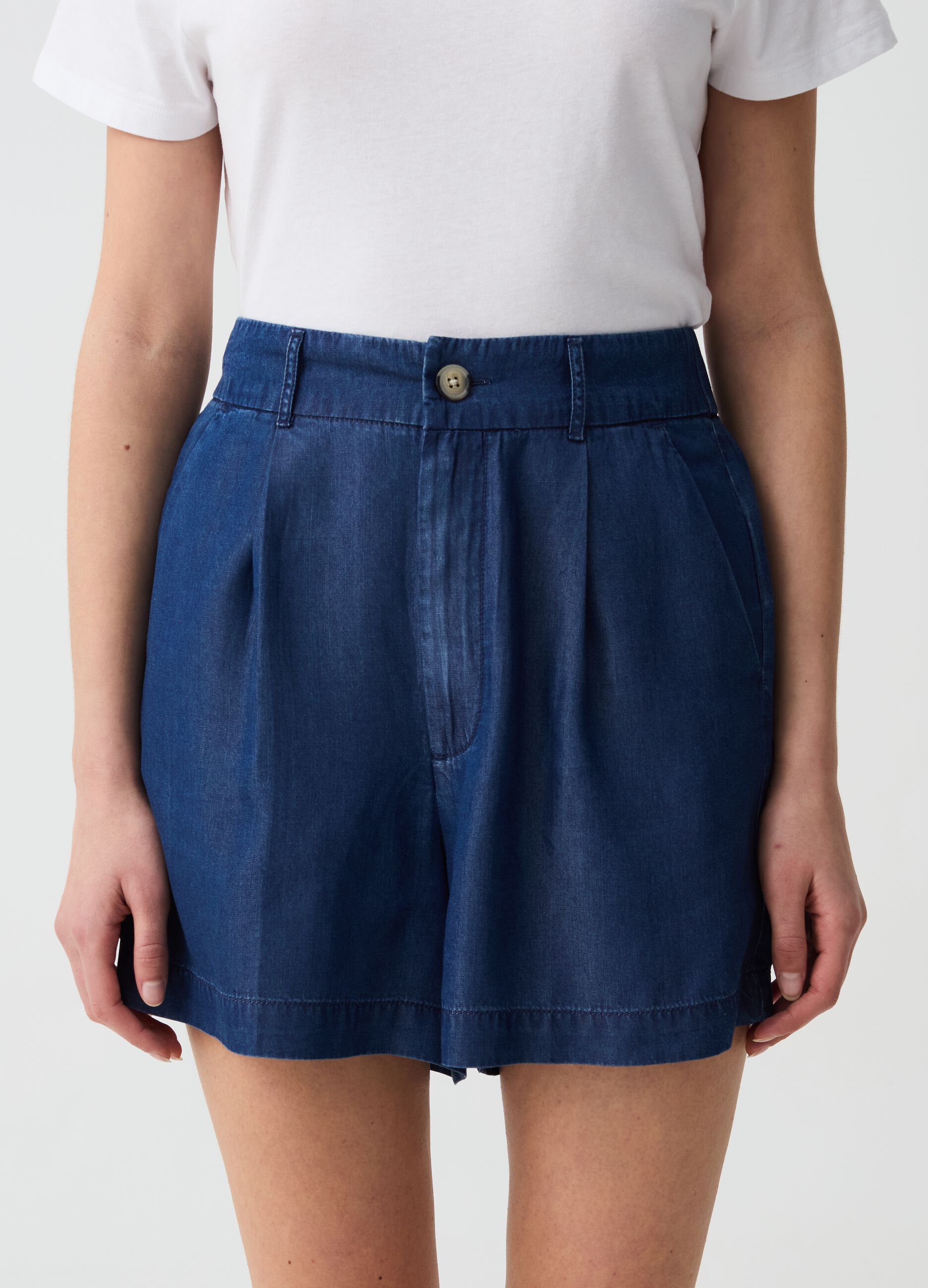 Fluid denim-effect Bermuda shorts with pleats