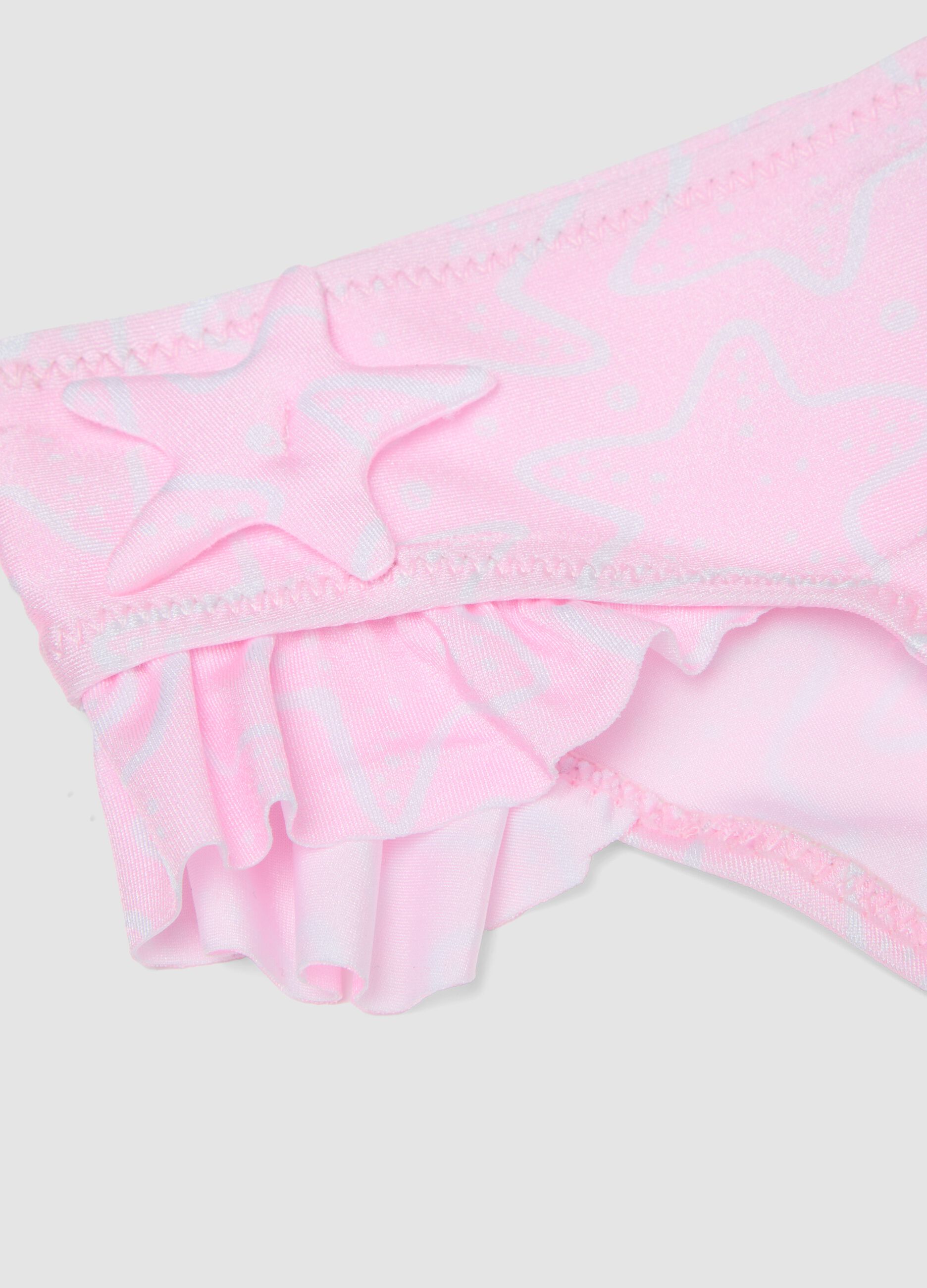 Cueca de banho rosa em tecido el&aacute;stico com folhos para beb&eacute;