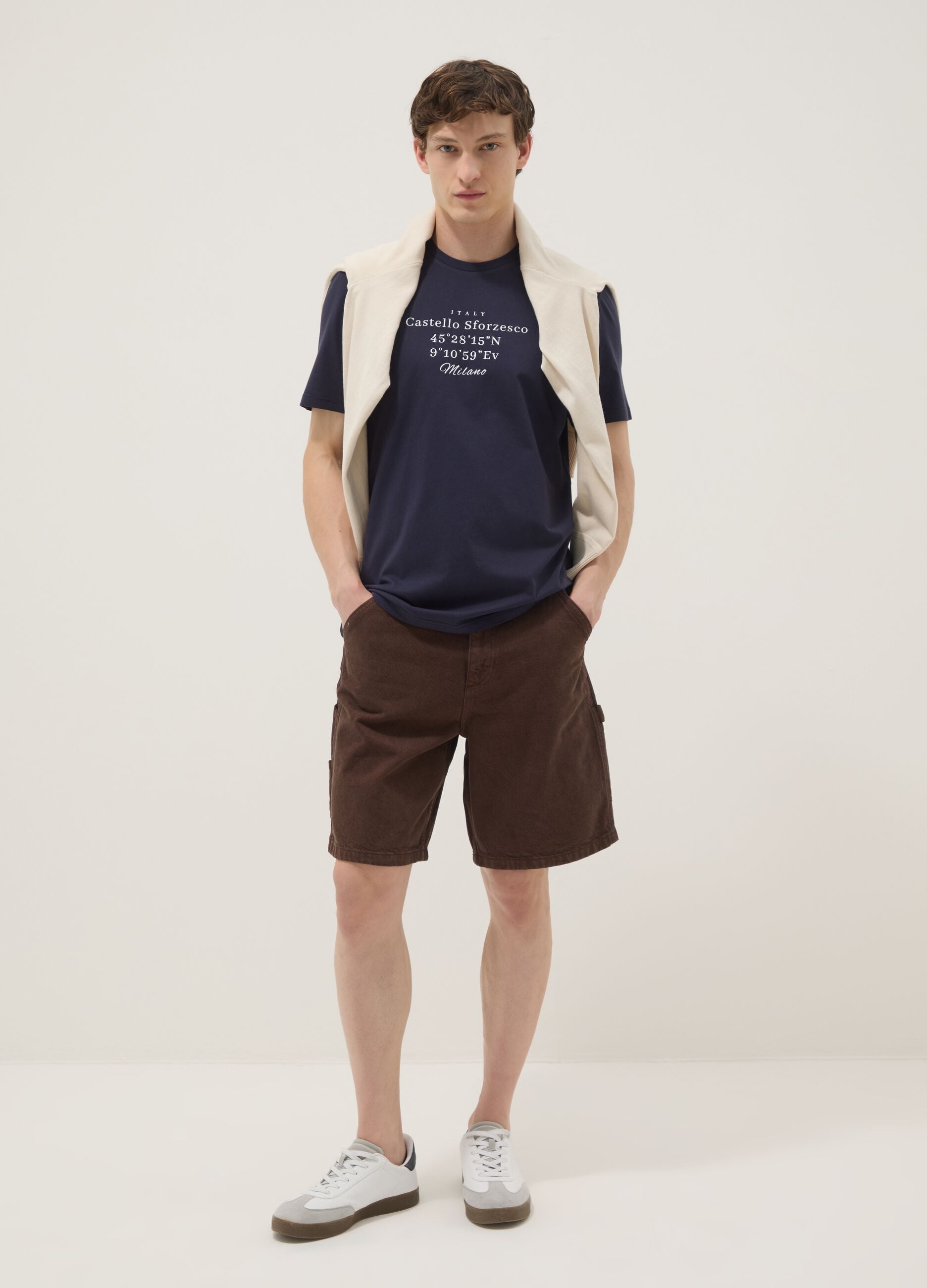 Blaues T-Shirt aus reiner Baumwolle mit kurzen &Auml;rmeln, Regular Fit