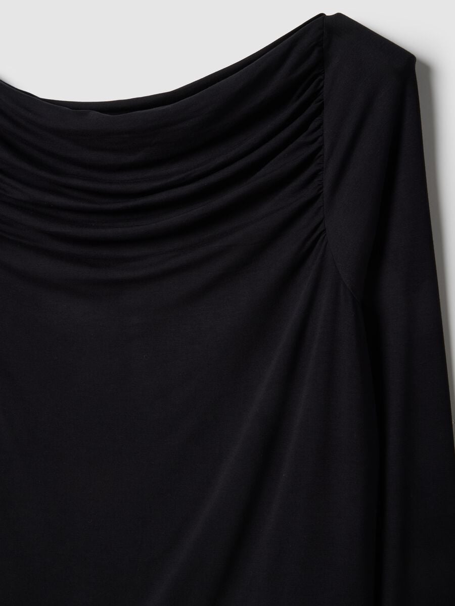 Black stretch viscose long sleeve top with boat neckline and regular fit_5
