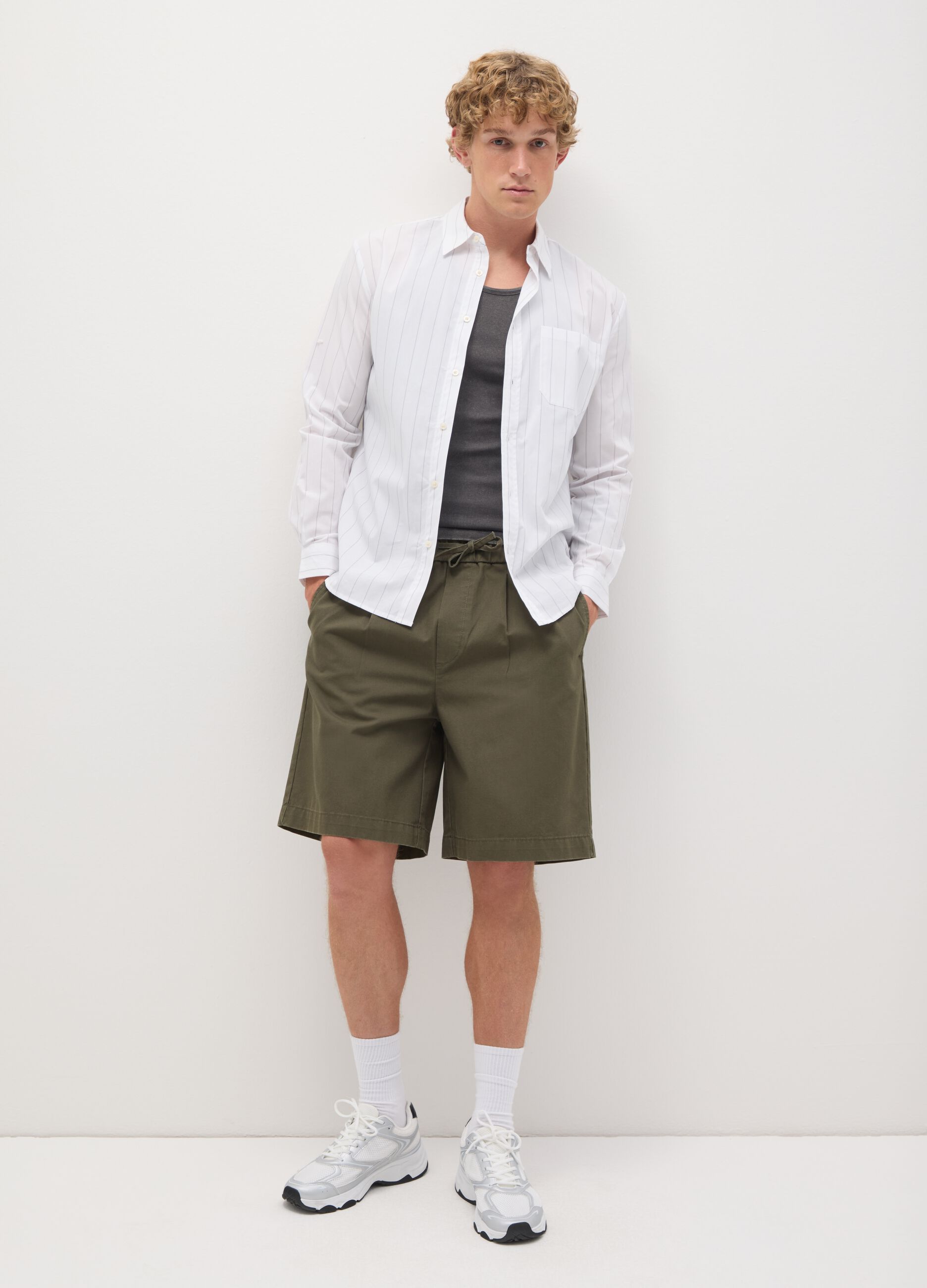 Men's green baggy shorts in 100% cotton