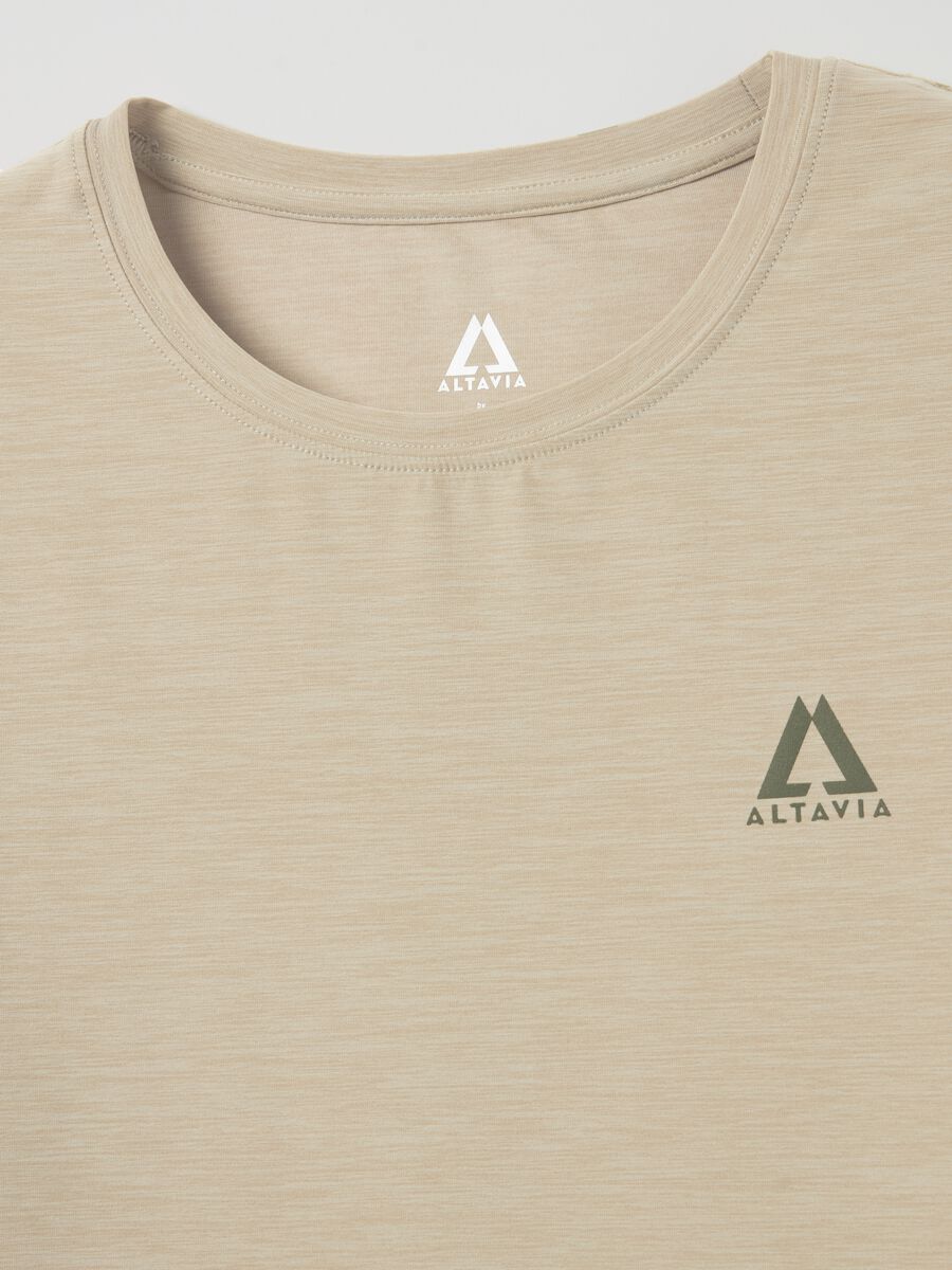 &Mu;&pi;&epsilon;&zeta; &Alpha;&theta;&lambda;&eta;&tau;&iota;&kappa;ή &Mu;&pi;&lambda;&omicron;ύ&zeta;&alpha; &mu;&epsilon; &Kappa;&omicron;&nu;&tau;ά &Mu;&alpha;&nu;ί&kappa;&iota;&alpha; Altavia_5