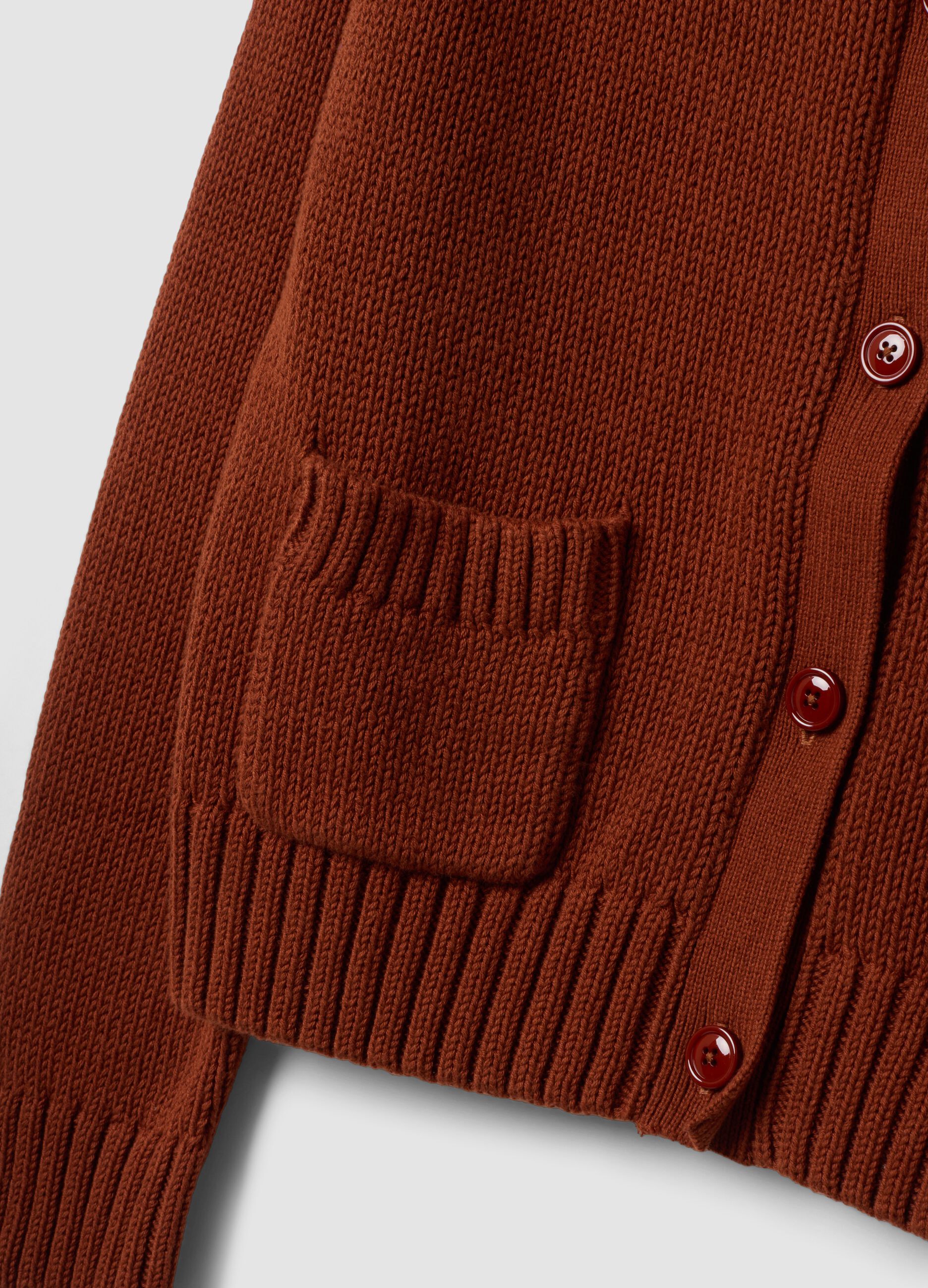 Cardigan rosso in puro cotone con bottoni regular fit