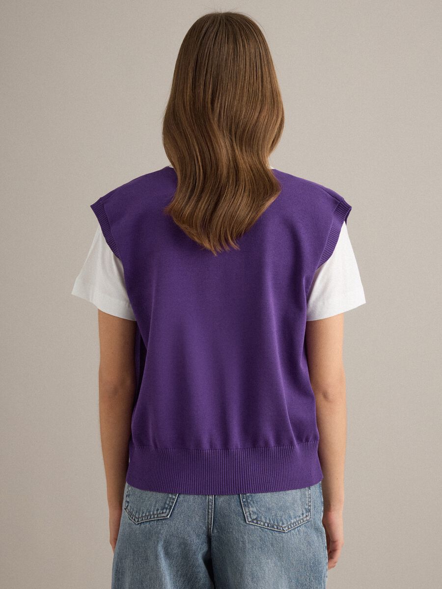 Violette Weste aus Viskosemix in Glattstrick_3