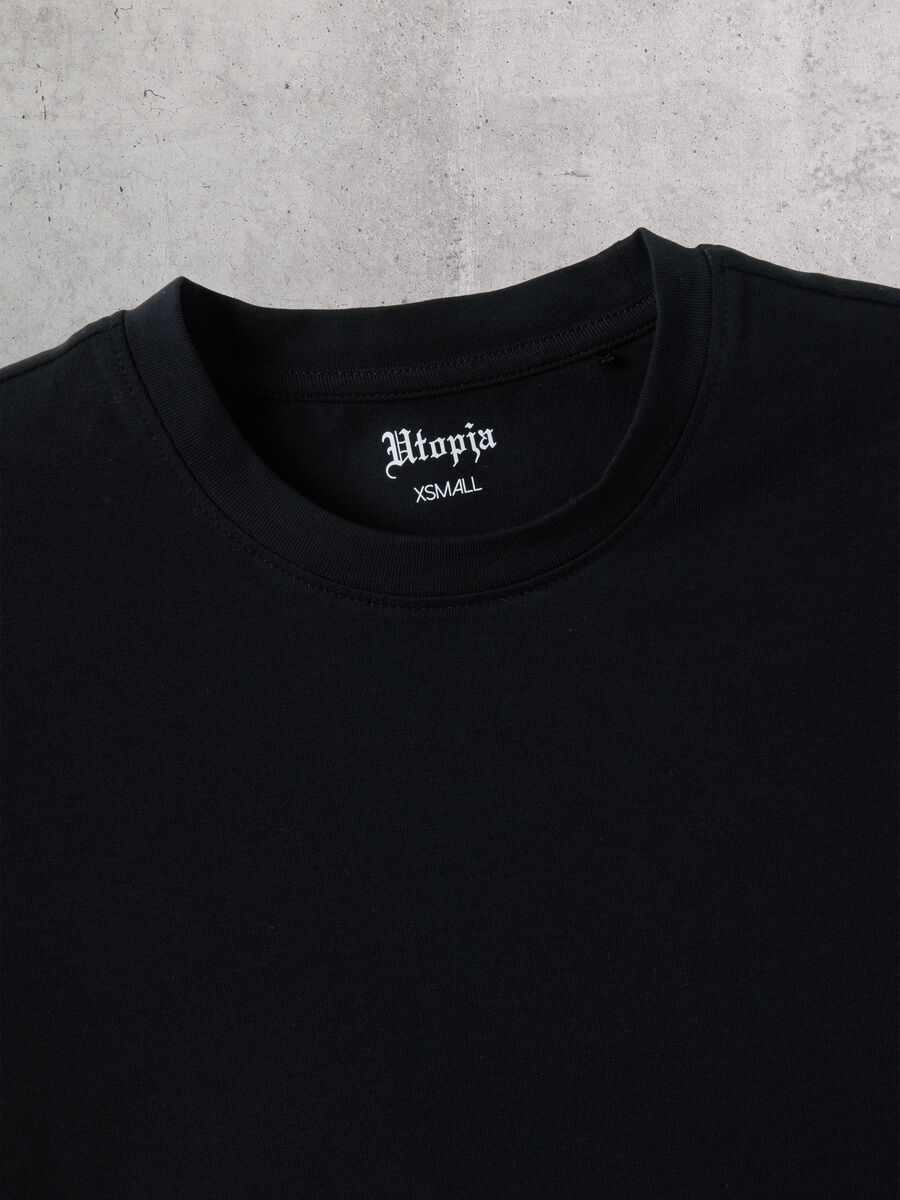 Camiseta crop negra_7